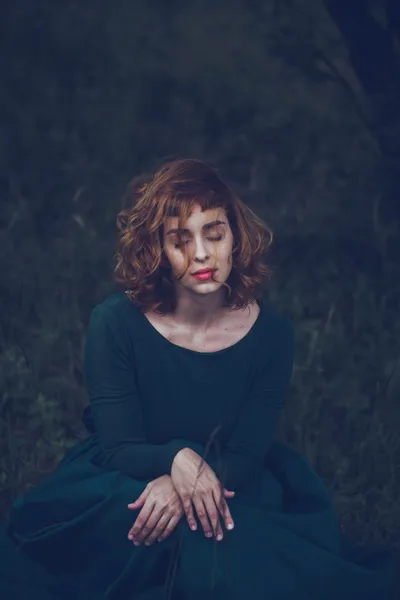 Mastering Close-Ups: Your Guide to Choosing the Perfect Lens for Portraits visualisation